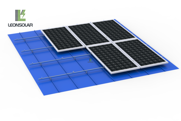 El sistema fotovoltaico solar de riel en forma de H para tejados de hojalata es una solución de montaje especializada diseñada para la instalación de paneles solares en tejados de hojalata. Su objetivo principal es proporcionar un marco seguro y eficiente para la fijación de paneles solares, preservando al mismo tiempo la integridad de la cubierta de hojalata.